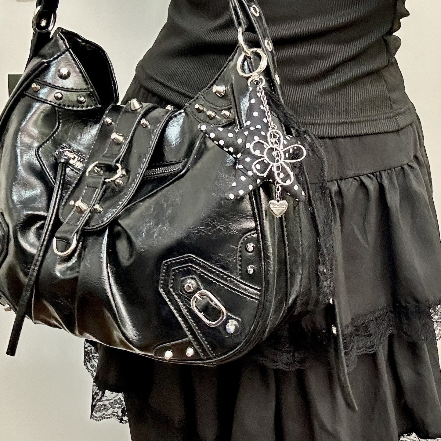 Vintage Canvas Bag Charm with Five-Pointed Star.Add a touch of retro charm to your everyday carry with this stylish fabric bag accessory
